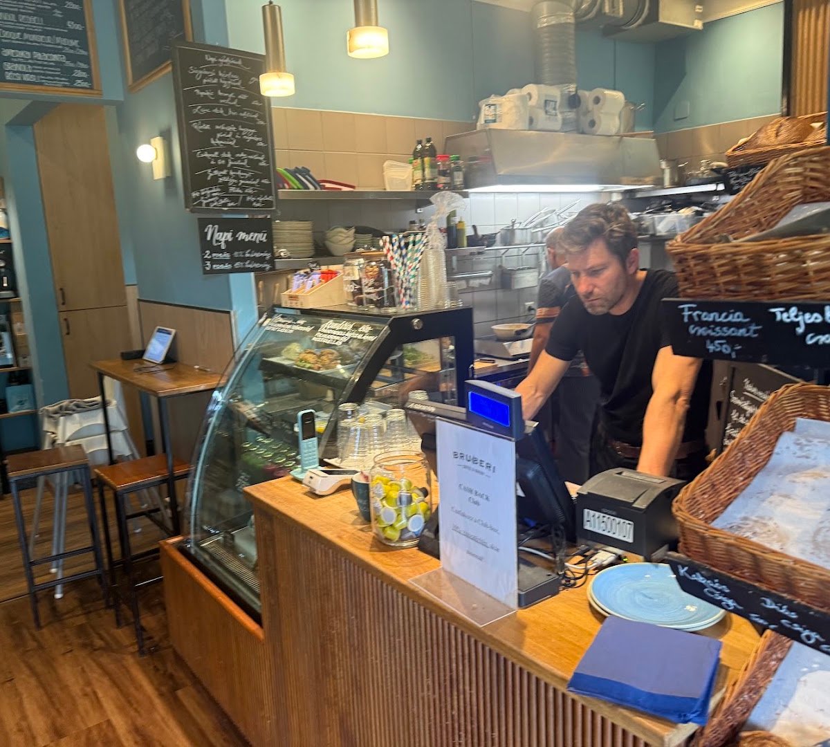 Bruberi Coffee & Bakery specialty coffee shop in Budapest - photo 9