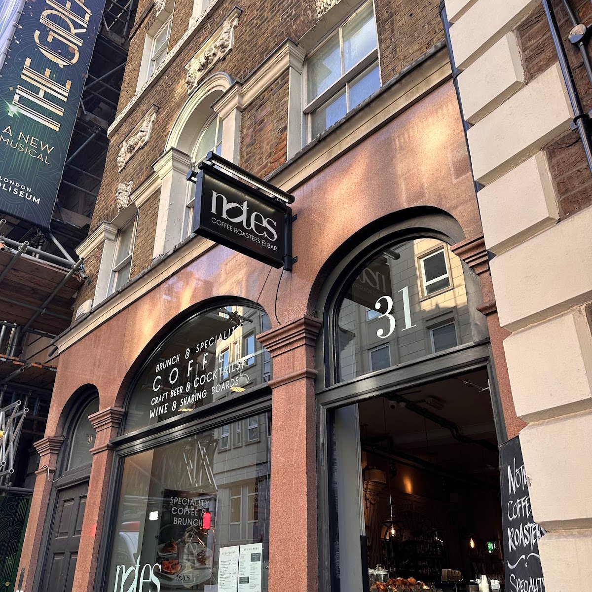 Notes Coffee Roasters & Bar | Trafalgar Square specialty coffee shop in London - photo 3