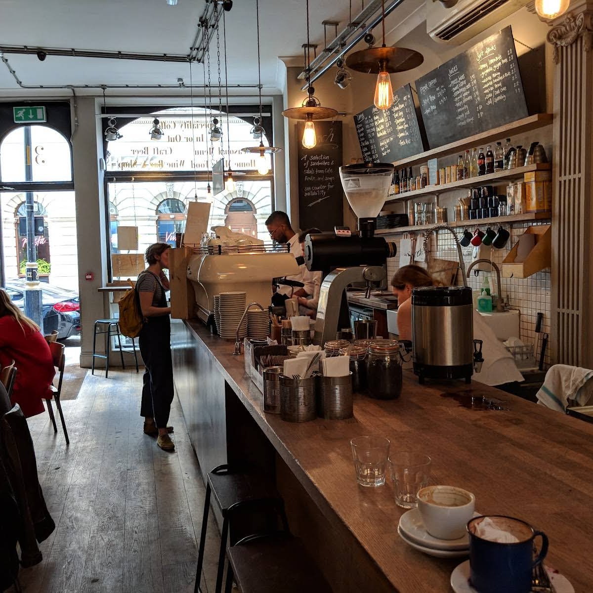 Notes Coffee Roasters & Bar | Trafalgar Square specialty coffee shop in London - photo 6