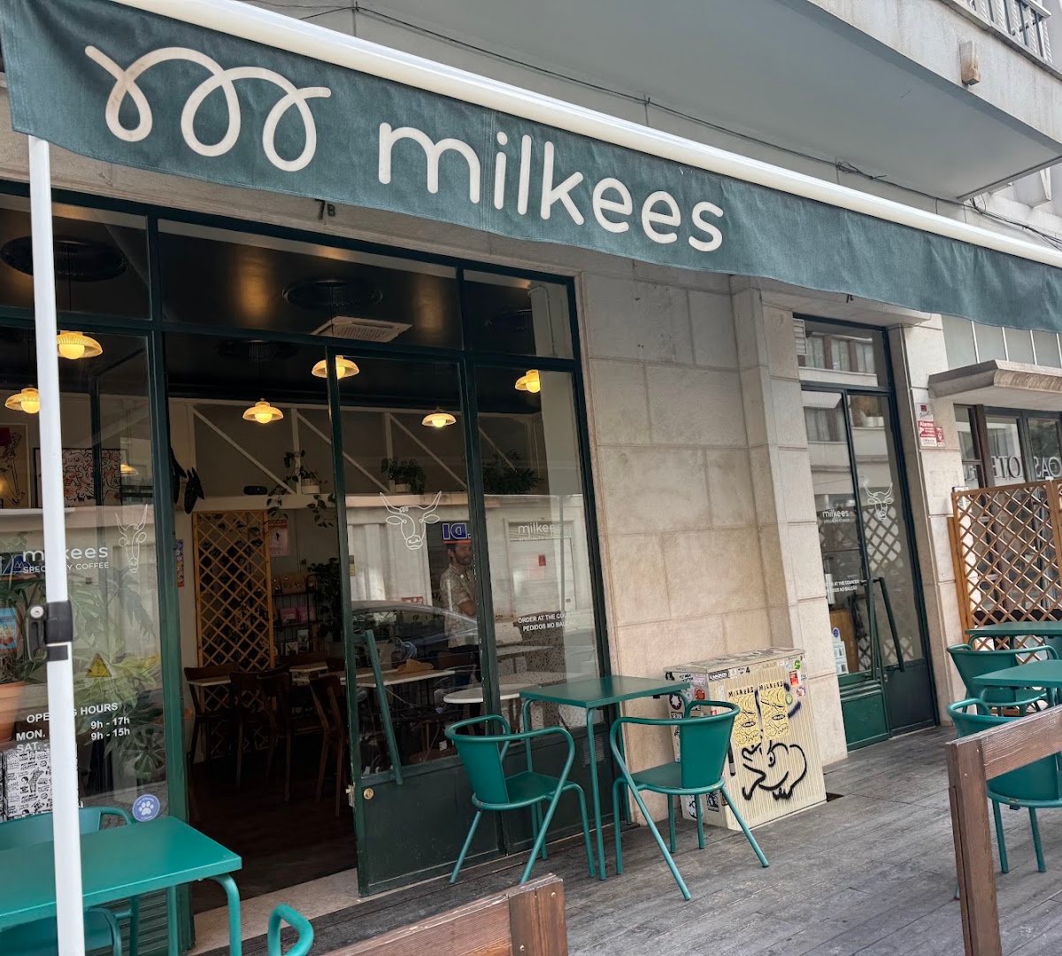 Storefront of Milkees - Specialty Coffee & Cookies, specialty coffee shop in Lisbon
