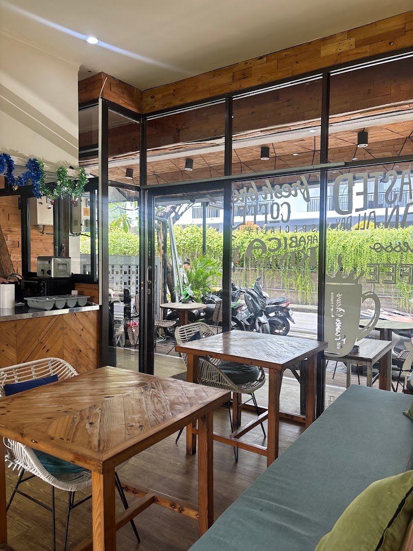 FARMER BREWS ROASTERY specialty coffee shop in Bali - photo 5