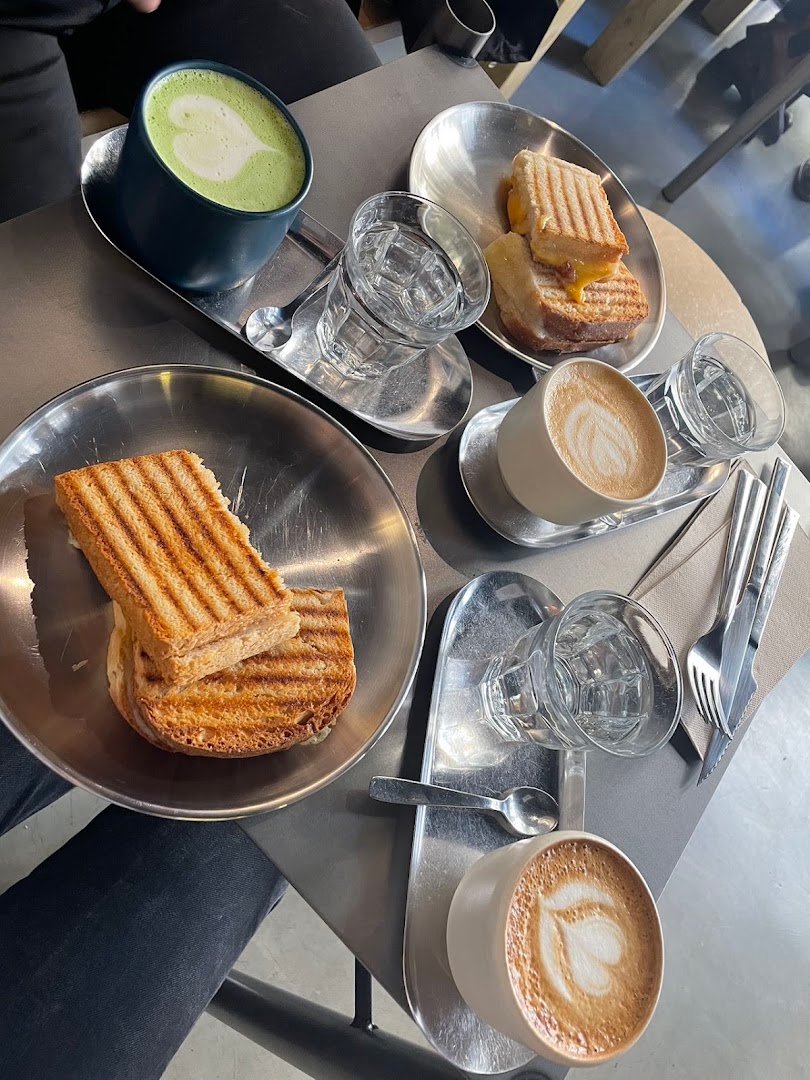 COFI. (café de especialidad) specialty coffee shop in Madrid - photo 10
