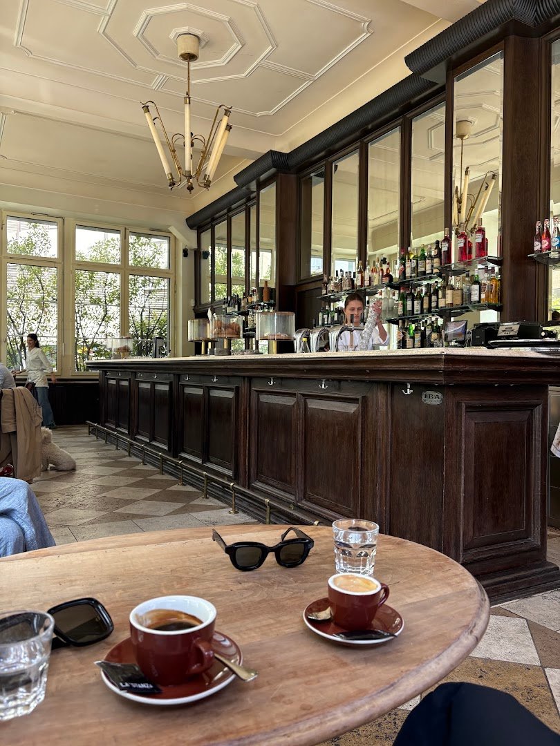 Interior of La Stanza, specialty coffee shop in Zurich