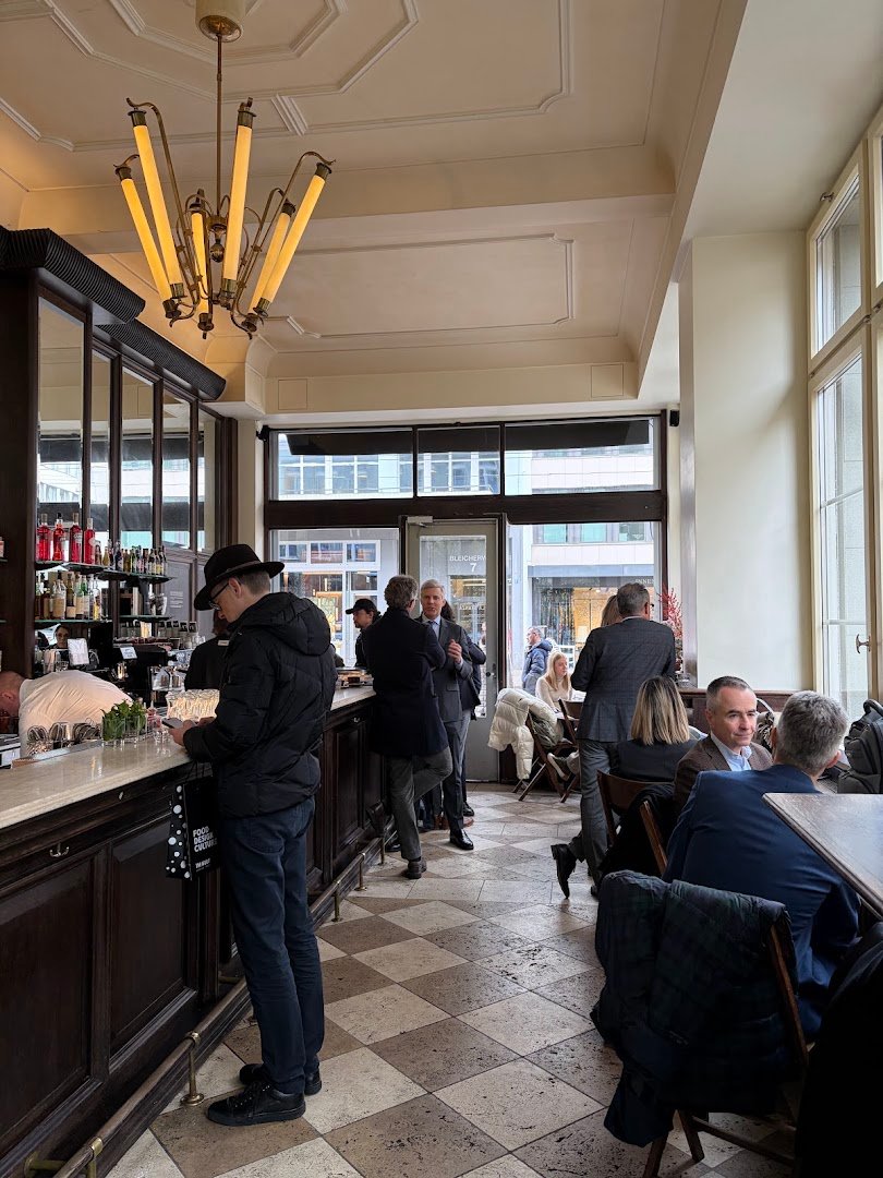 Interior of La Stanza, specialty coffee shop in Zurich