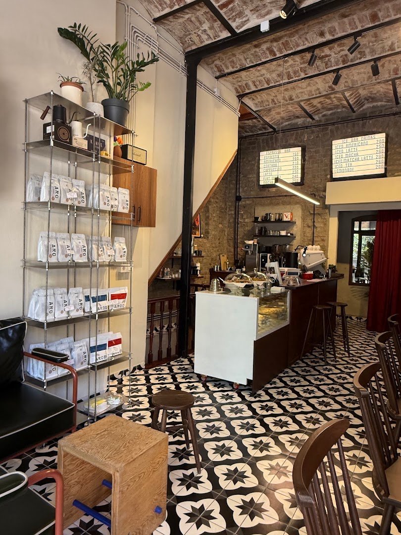 Arc Co Coffee Roastery specialty coffee shop in Istanbul - photo 2