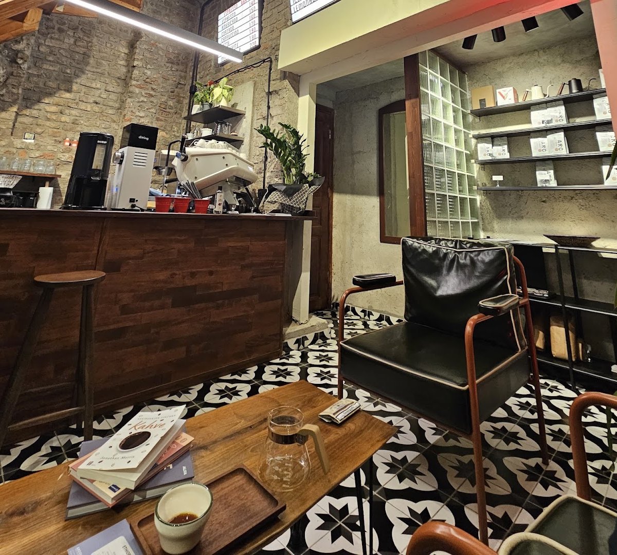 Arc Co Coffee Roastery specialty coffee shop in Istanbul - photo 10