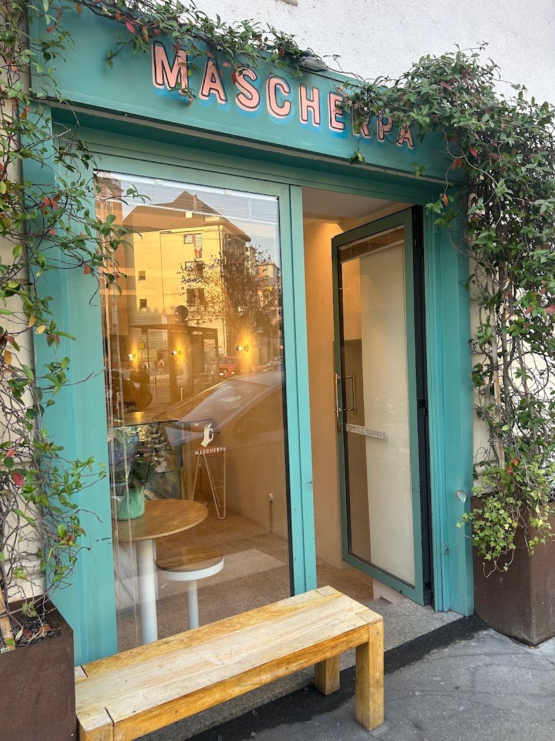 Storefront of Mascherpa the original tiramisù boutique + specialty coffee, specialty coffee shop in Milan