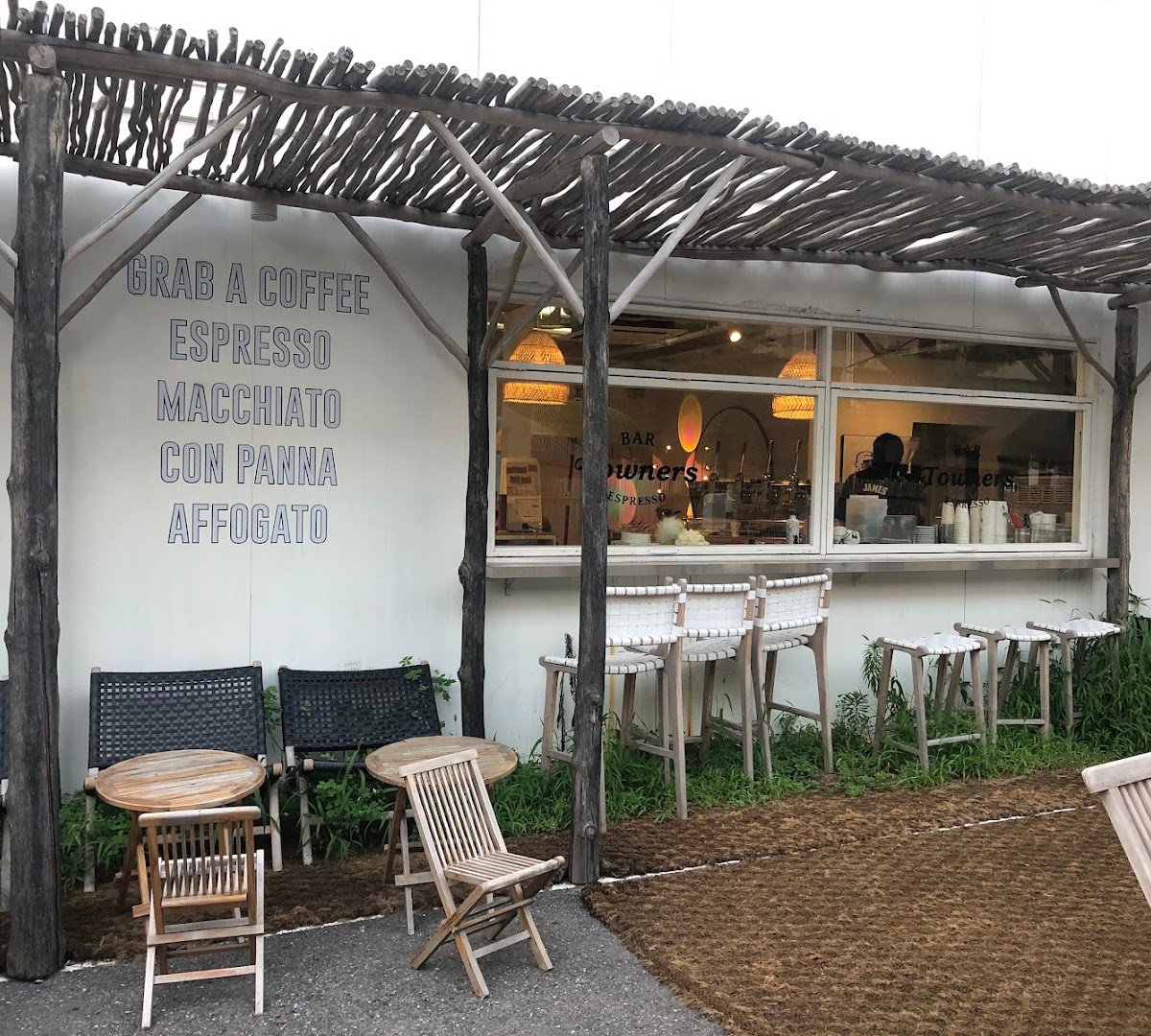 Storefront of Towners Espresso Bar, specialty coffee shop in Seoul