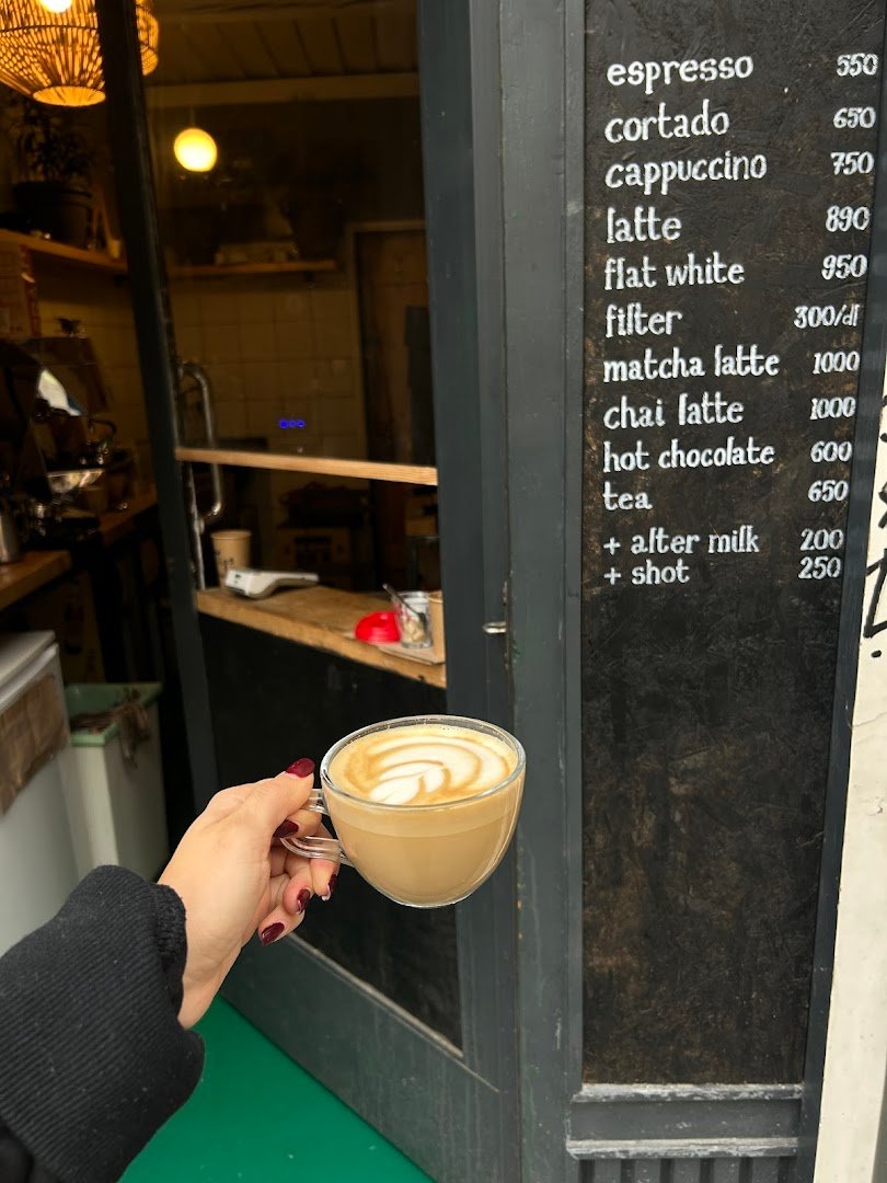 MANU & COFFEE STAND specialty coffee shop in Budapest - photo 8