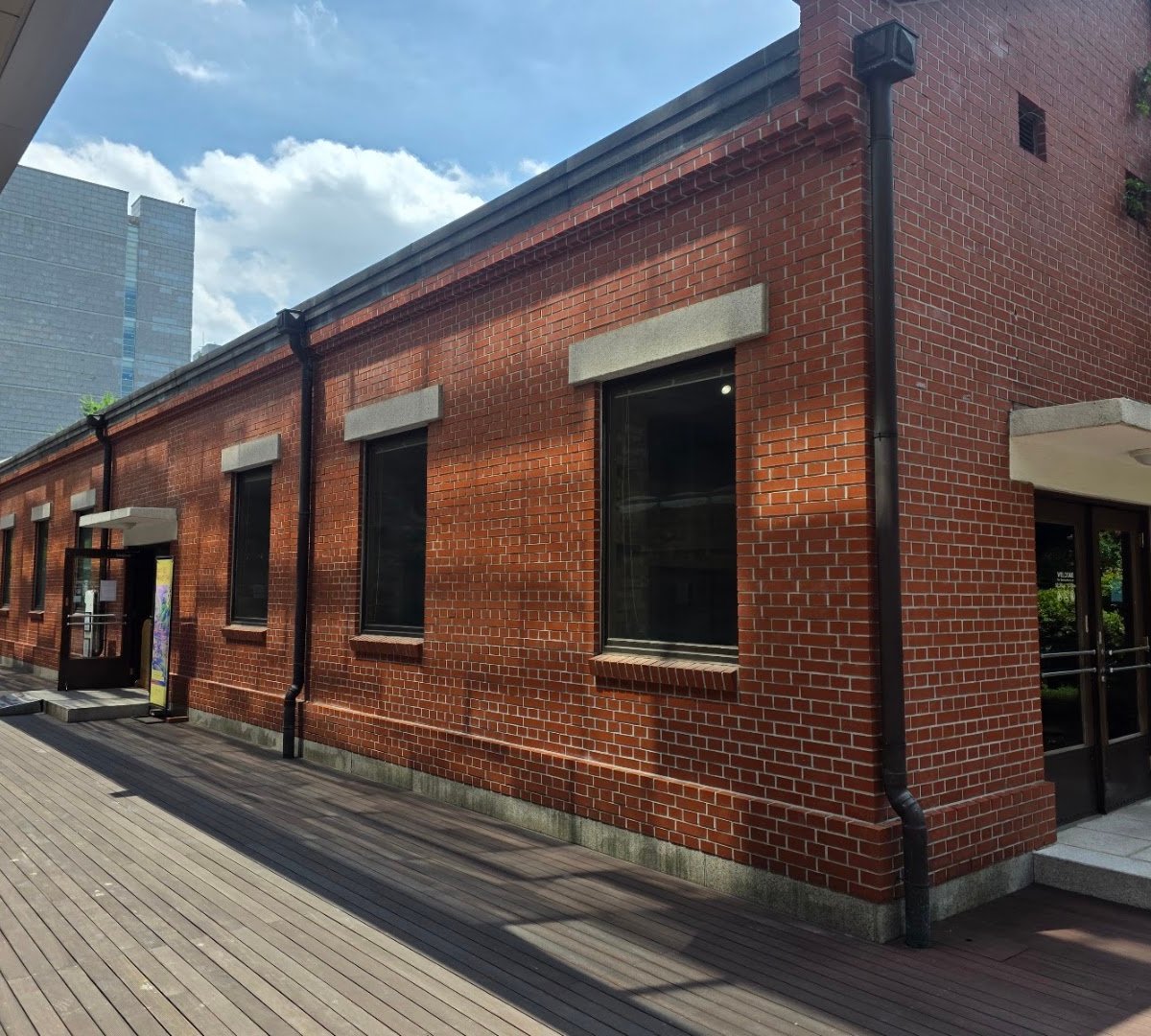 Storefront of Coffee Libre, specialty coffee shop in Seoul