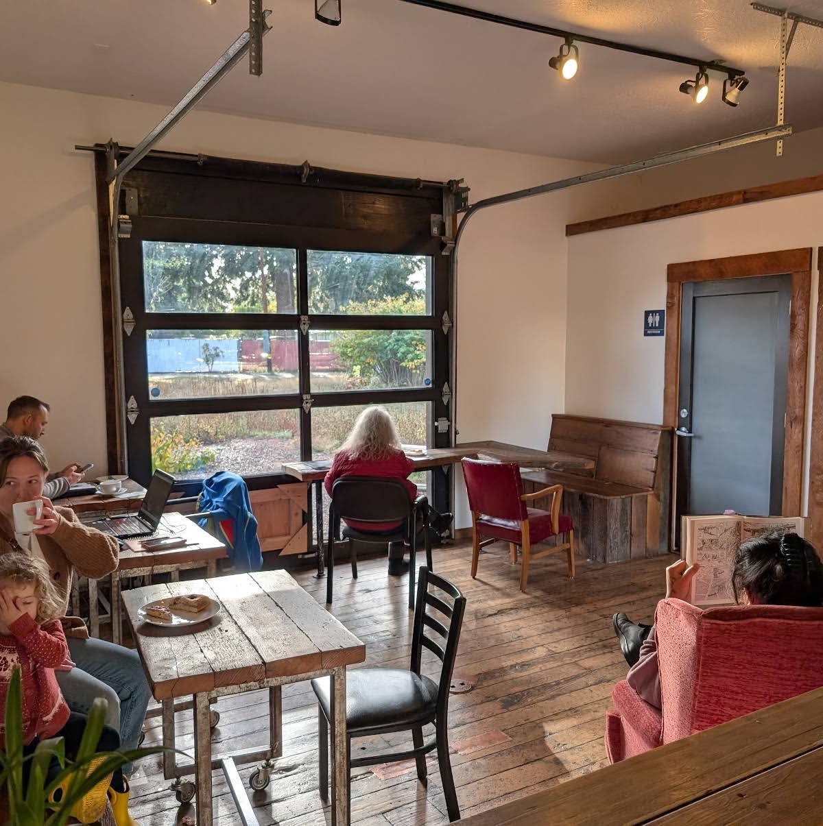 Cathedral Coffee specialty coffee shop in Portland - photo 12