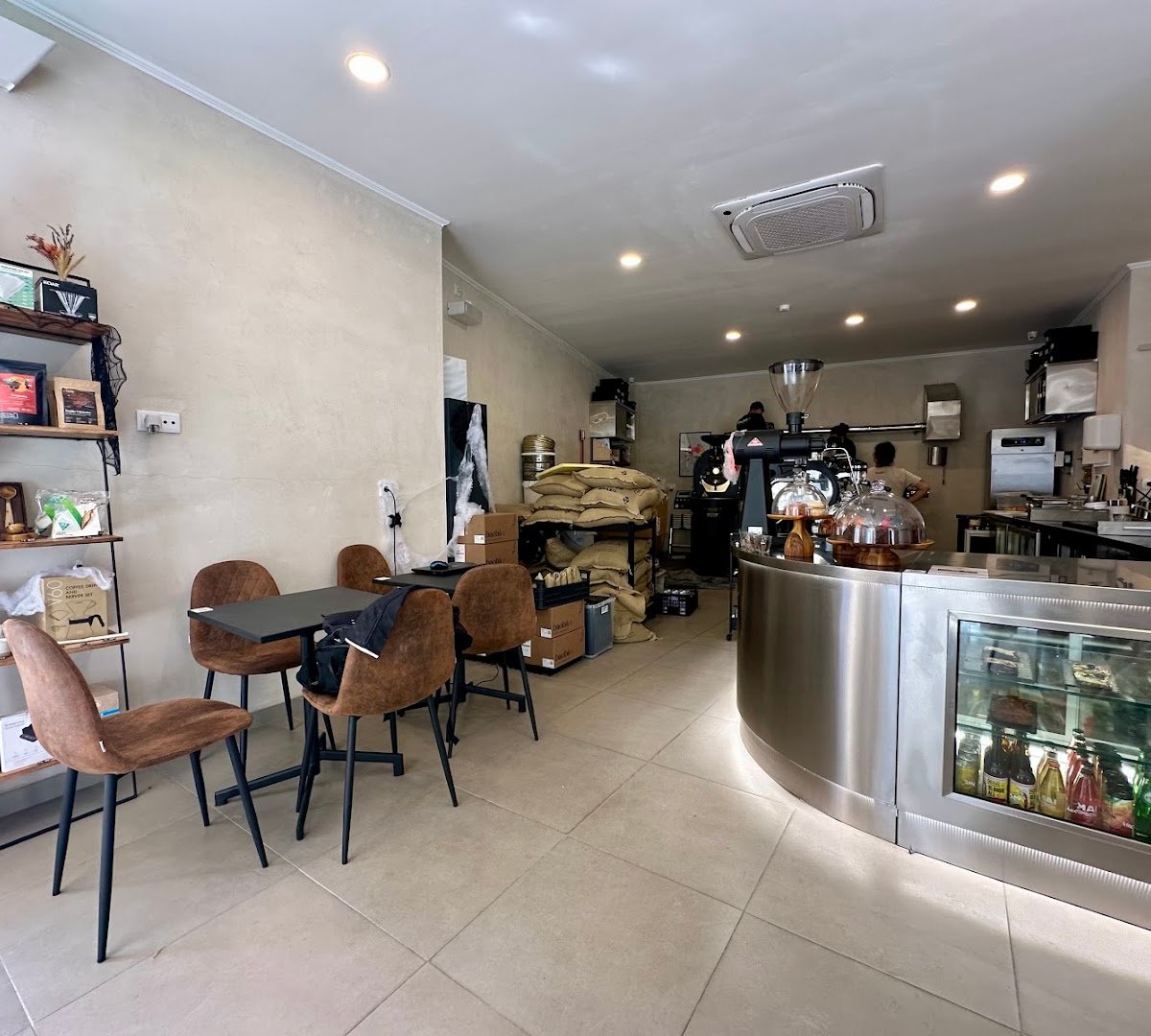 Interior of Baobá Specialty Coffee Roasters | Marvila, specialty coffee shop in Lisbon