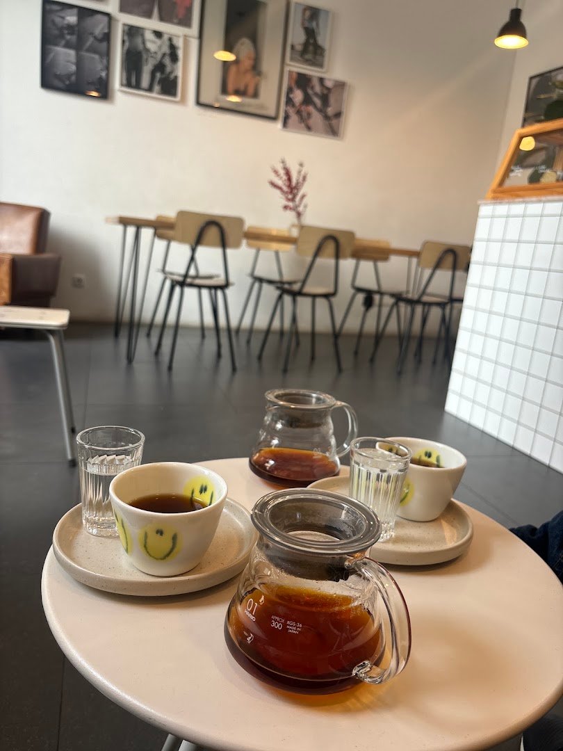 Coffee at Ele Ela Café, specialty coffee shop in Lisbon