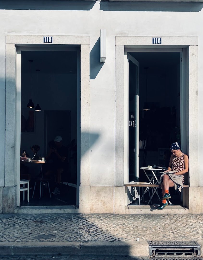 Storefront of Ele Ela Café, specialty coffee shop in Lisbon