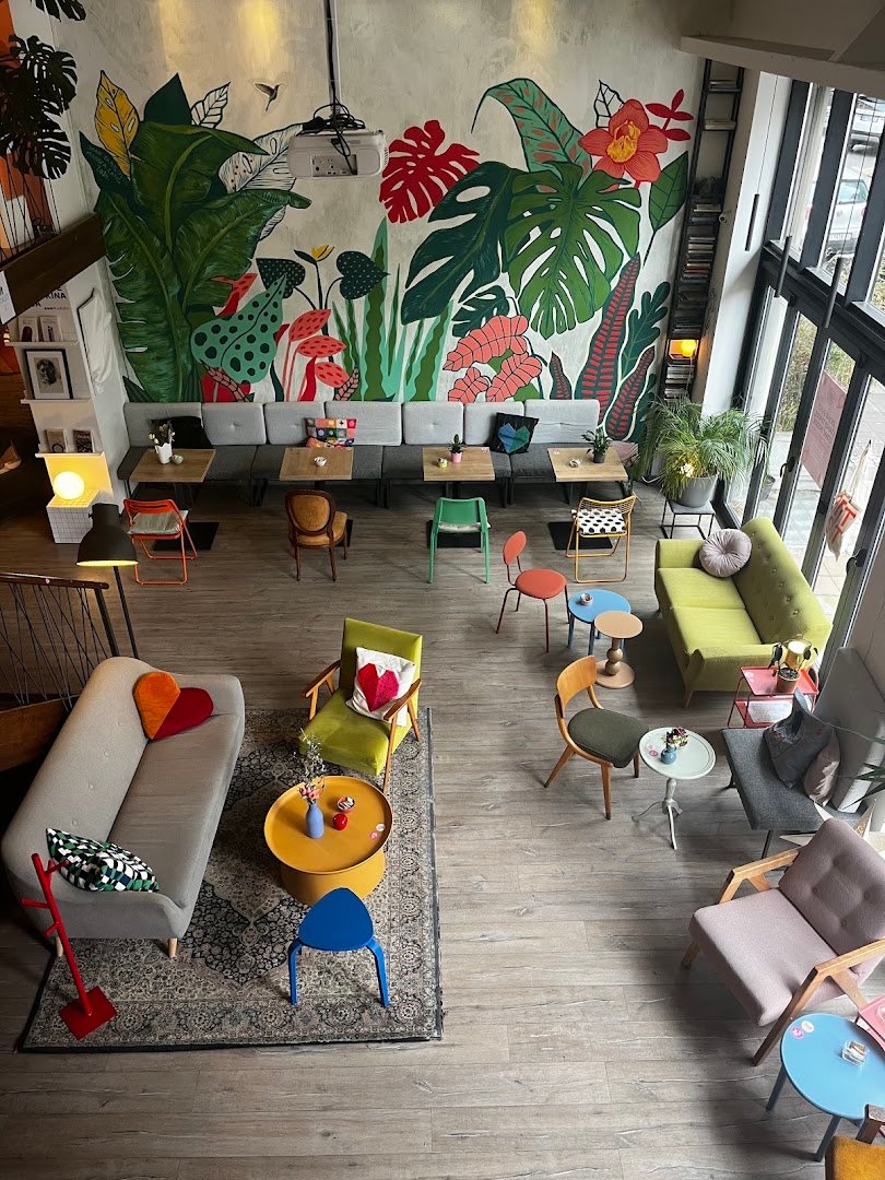 Interior of Kuća Umetnica, specialty coffee shop in Belgrade