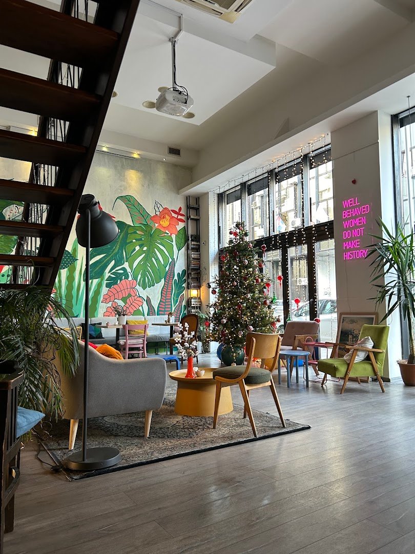 Interior of Kuća Umetnica, specialty coffee shop in Belgrade