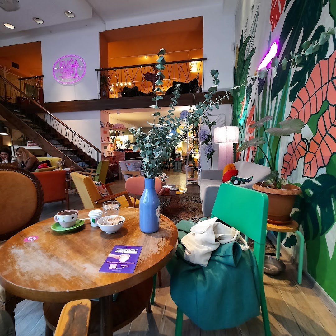 Interior of Kuća Umetnica, specialty coffee shop in Belgrade