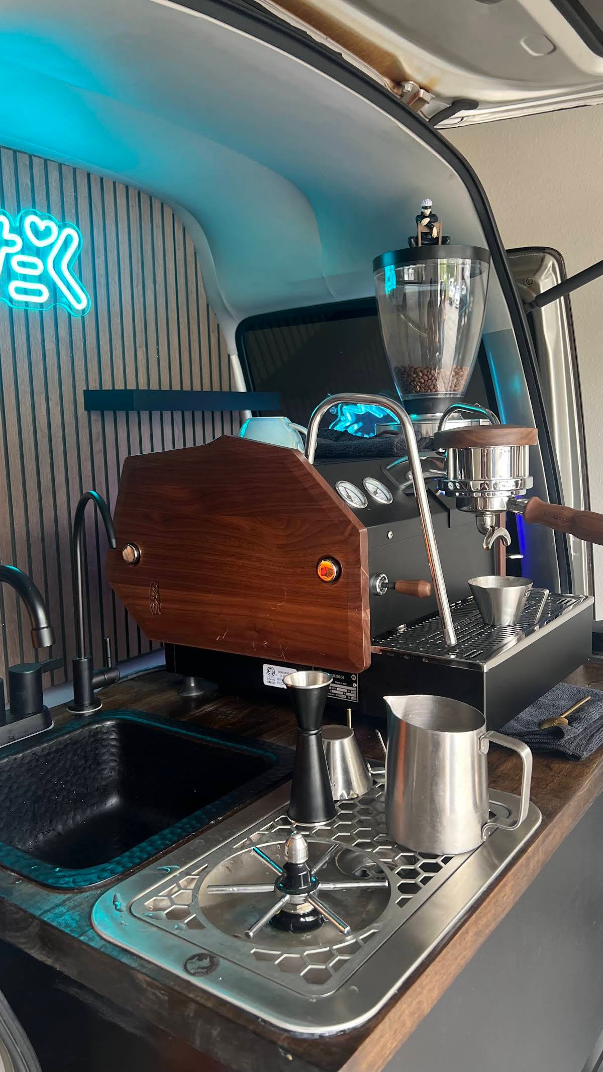 Otaku Coffee specialty coffee shop in Orlando - photo 9