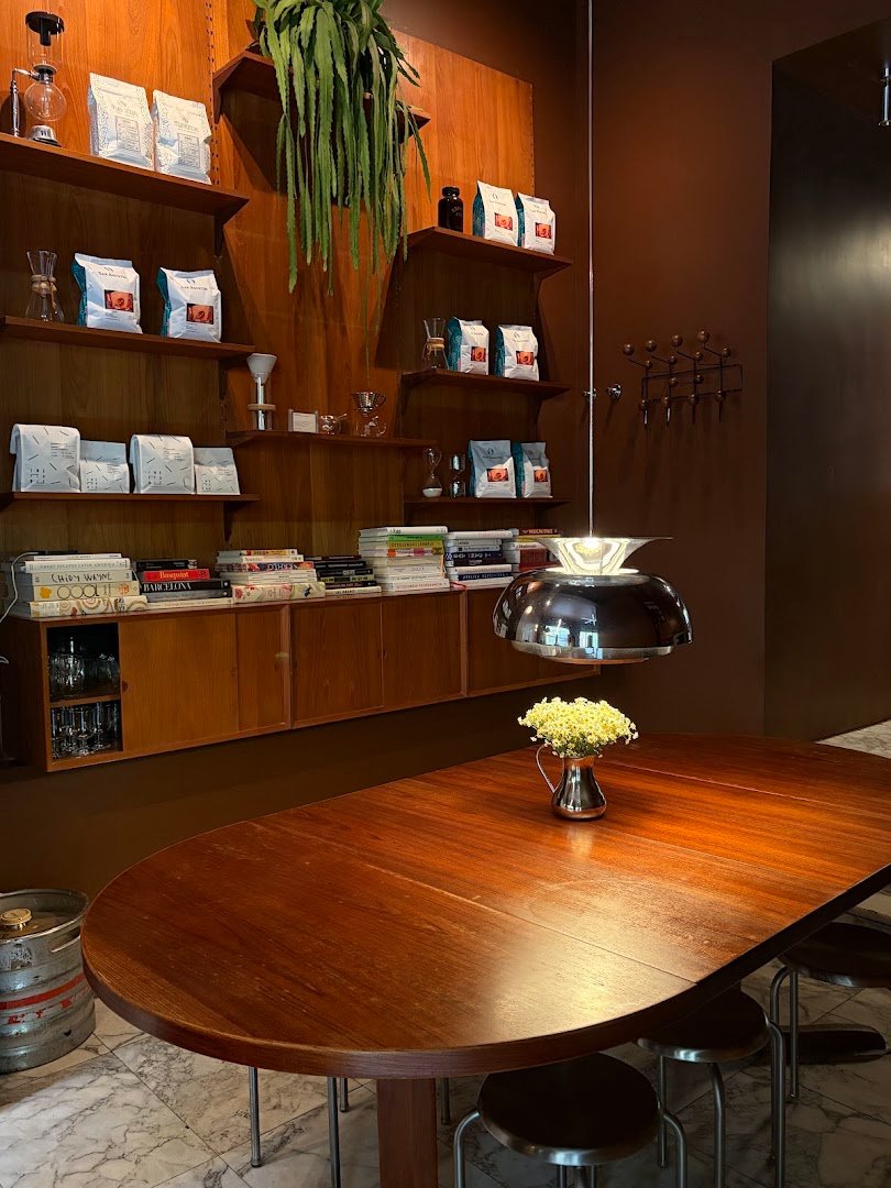 Balzac Café specialty coffee shop in Barcelona - photo 4