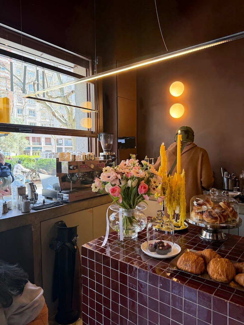 Balzac Café specialty coffee shop in Barcelona - photo 6
