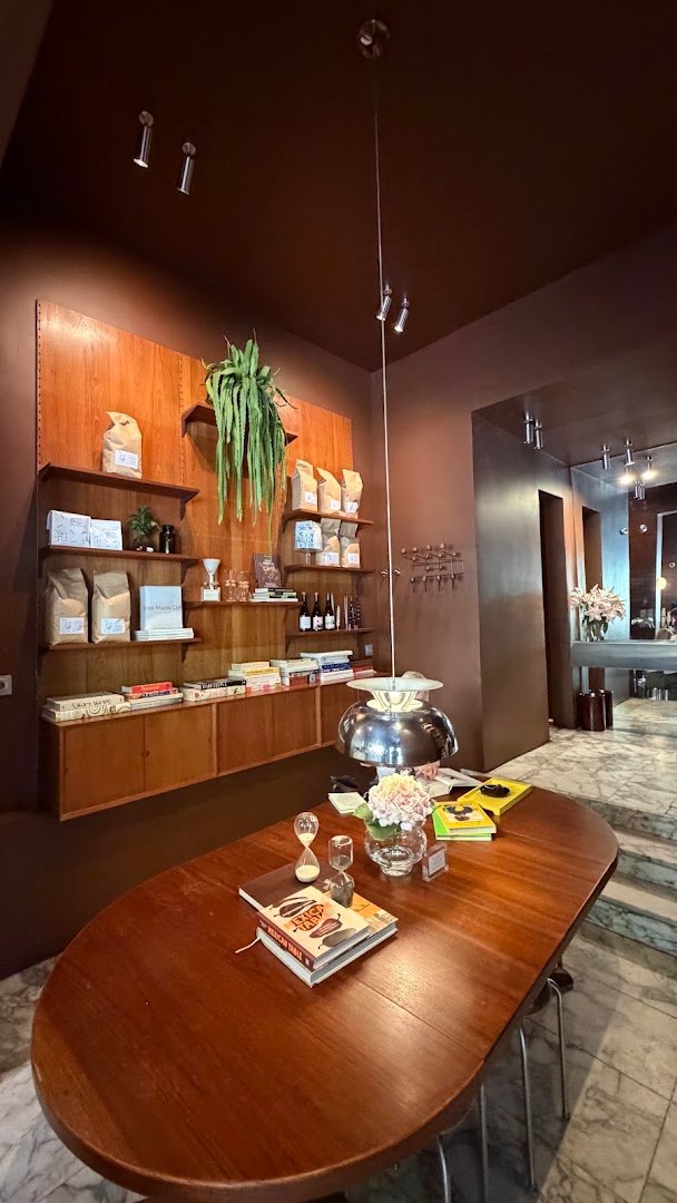 Balzac Café specialty coffee shop in Barcelona - photo 8