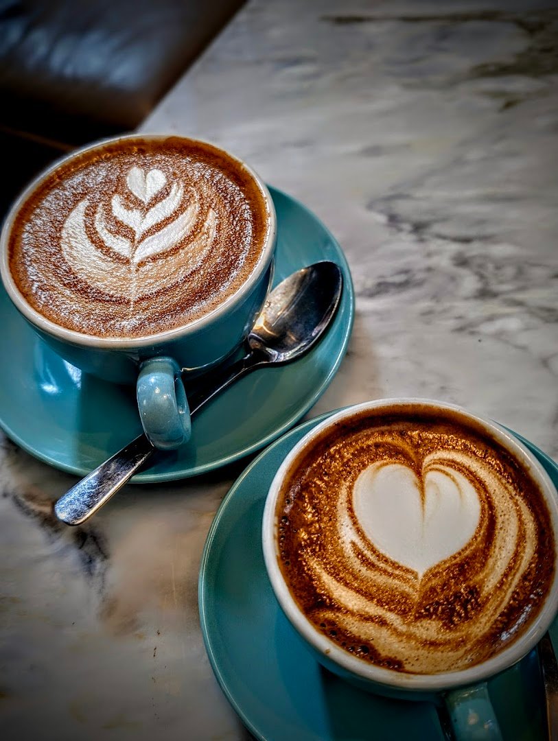 49th Parallel Café & Lucky's Doughnuts - Thurlow specialty coffee shop in Vancouver - photo 6