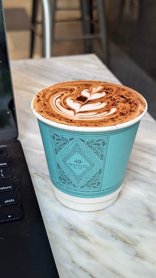 49th Parallel Café & Lucky's Doughnuts - Thurlow specialty coffee shop in Vancouver - photo 7