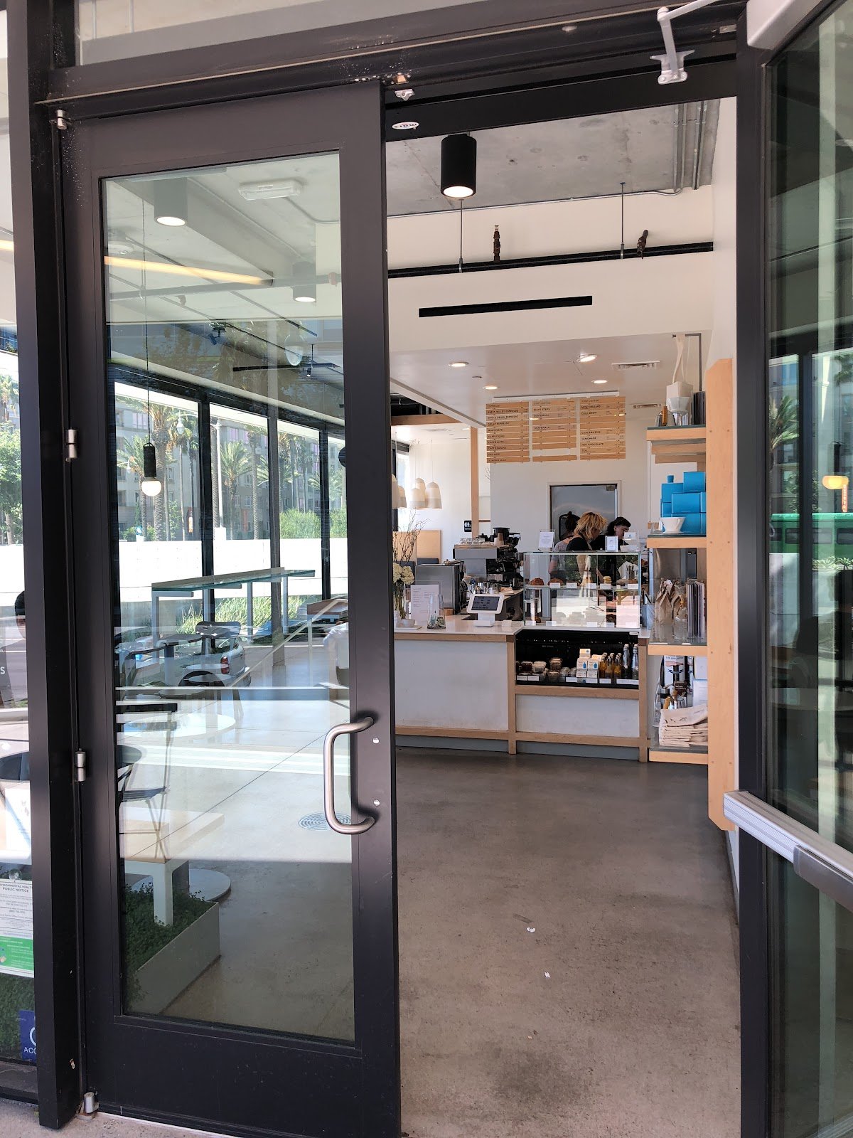 Blue Bottle Coffee specialty coffee shop in Los Angeles - photo 2