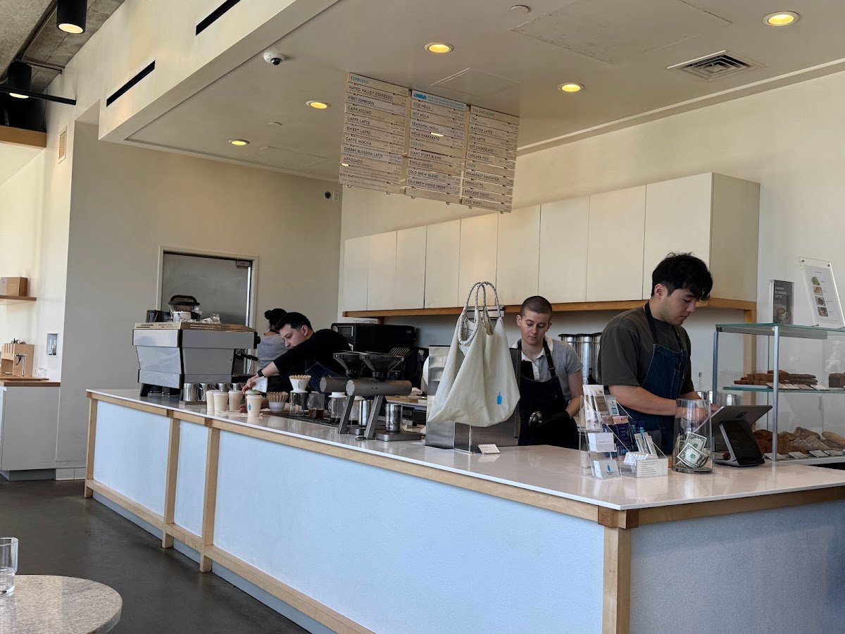 Blue Bottle Coffee specialty coffee shop in Los Angeles - photo 3