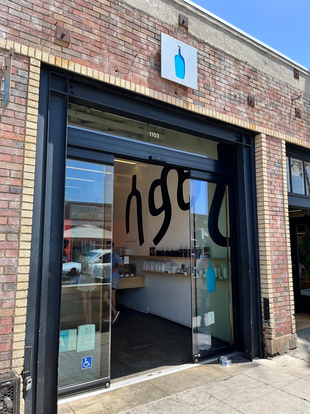 Blue Bottle Coffee specialty coffee shop in Los Angeles - photo 6