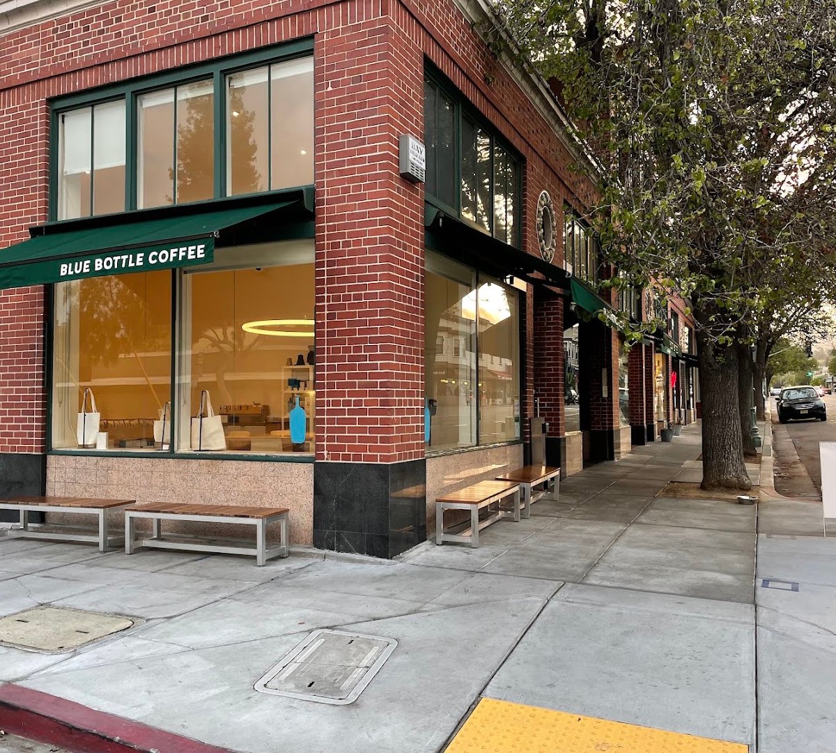 Storefront of Blue Bottle Coffee, specialty coffee shop in Oakland