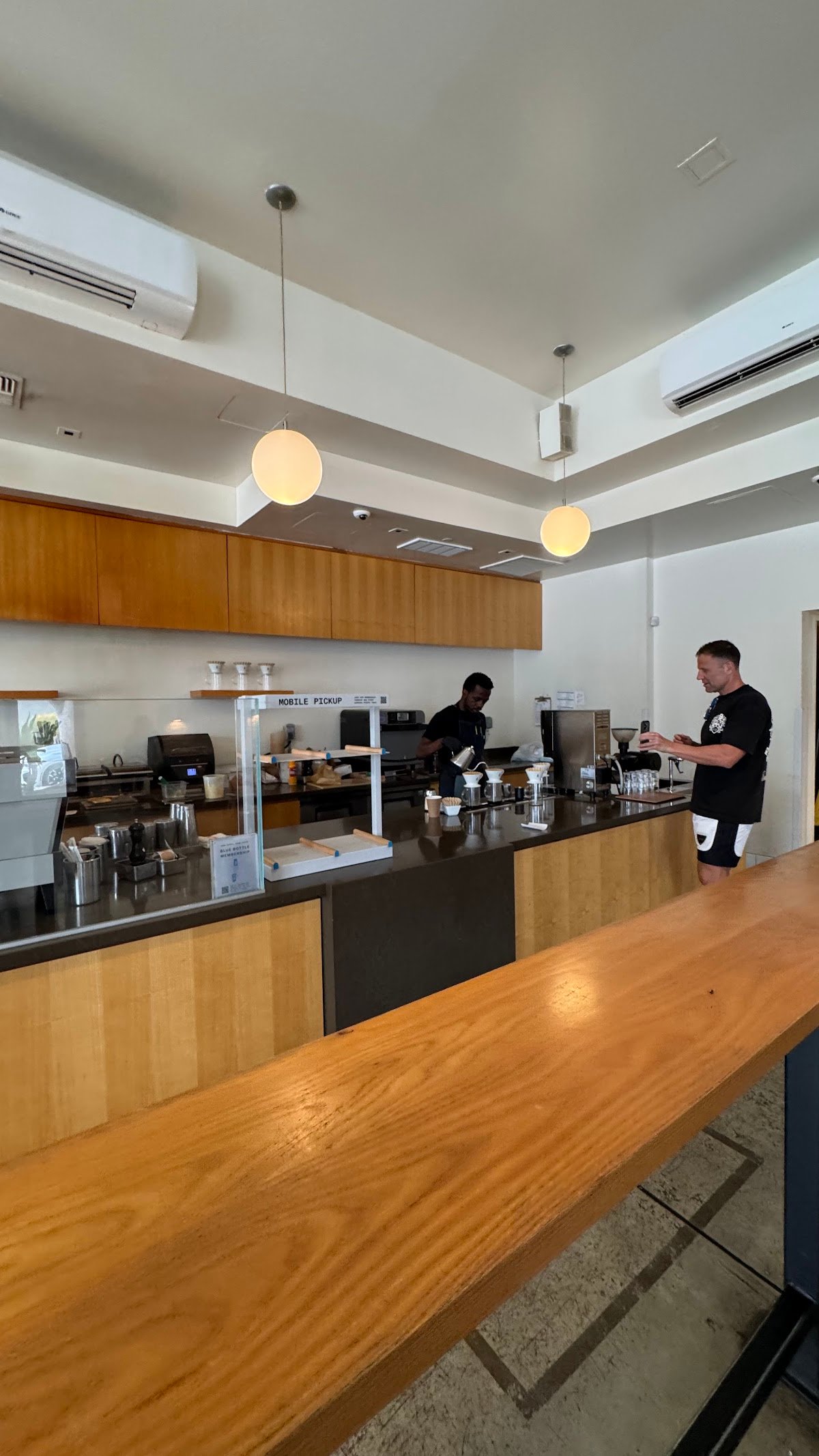 Blue Bottle Coffee specialty coffee shop in Los Angeles - photo 3
