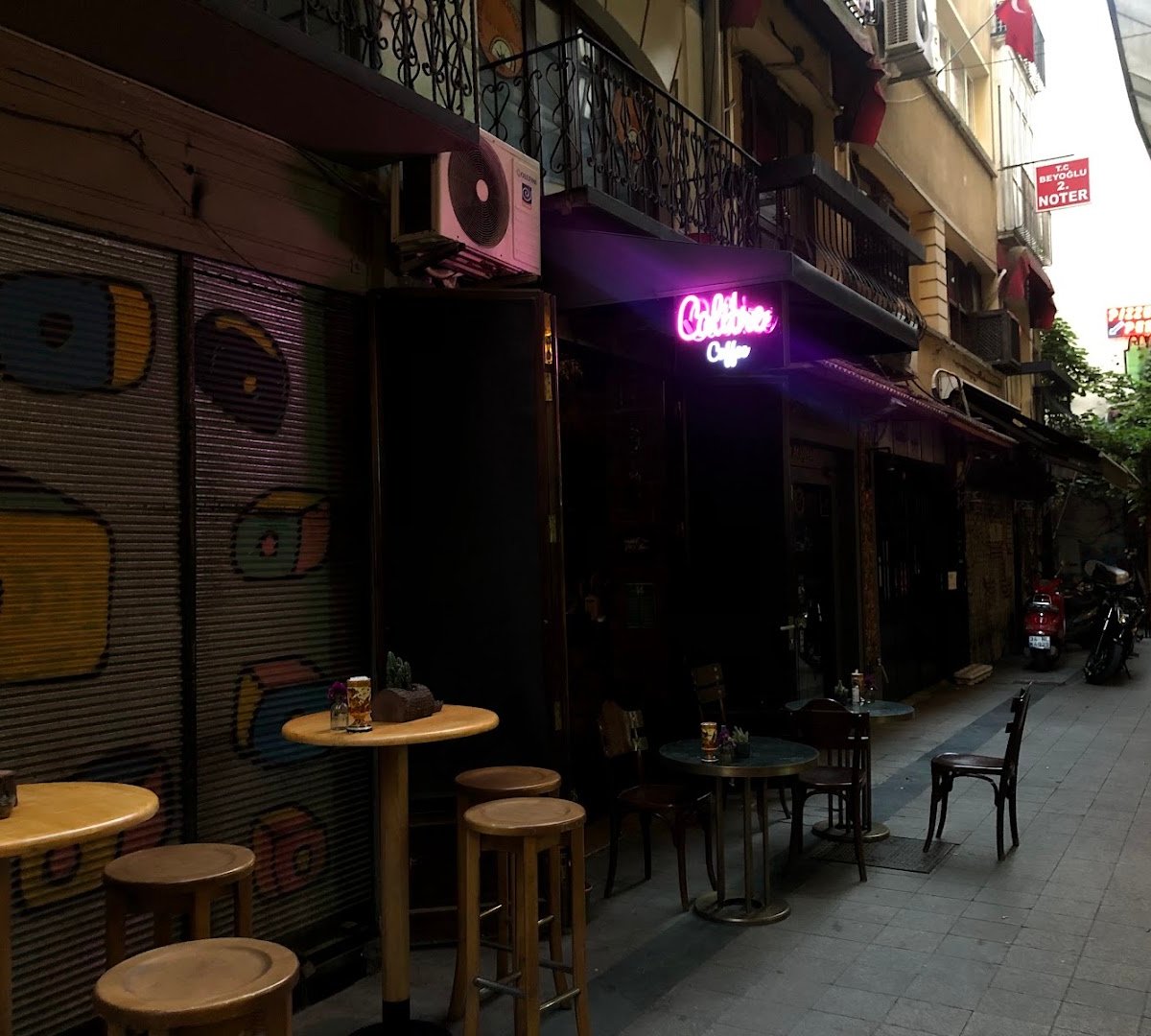 Calibre Coffee specialty coffee shop in Istanbul - photo 9