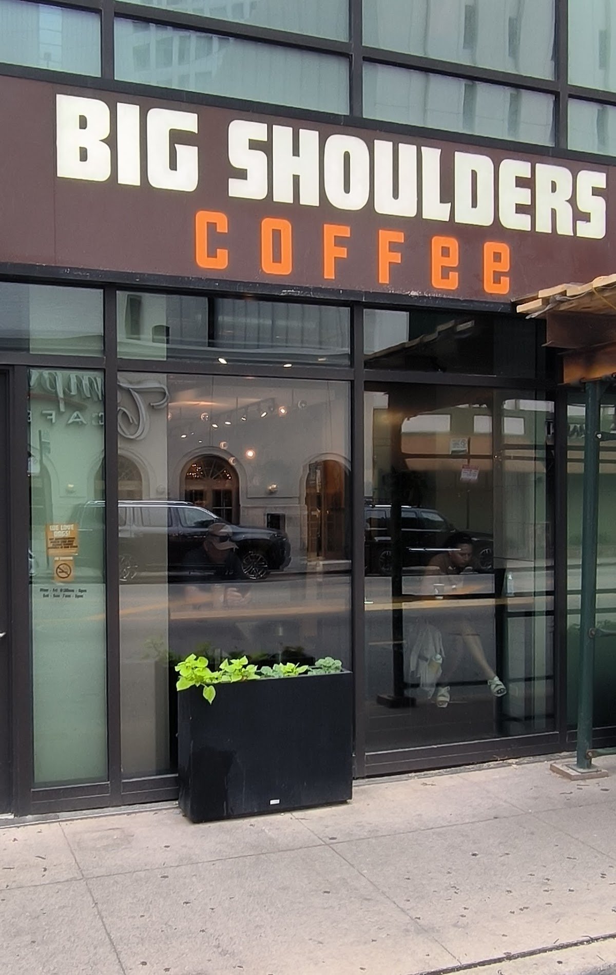 Big Shoulders Coffee specialty coffee shop in Chicago - photo 6