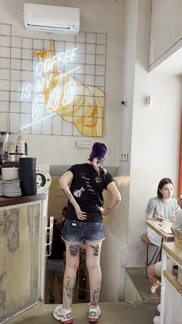 Religion Coffee & EATERY specialty coffee shop in Madrid - photo 9