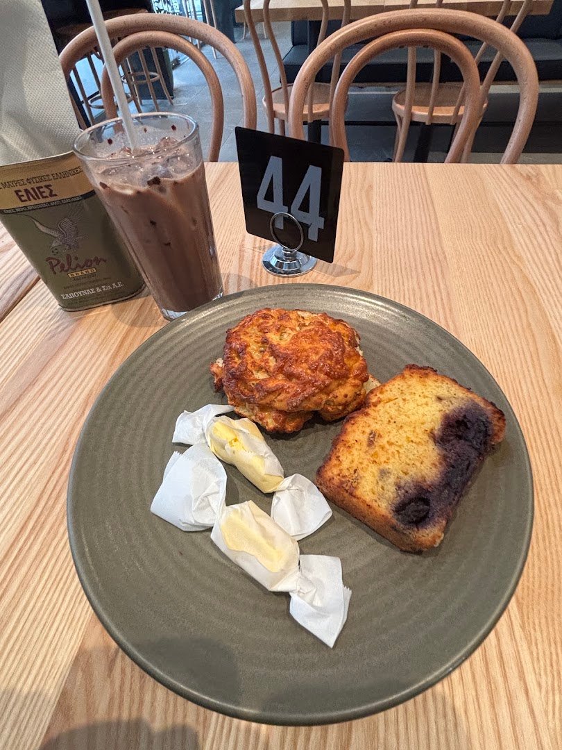 Food at Mojo, specialty coffee shop in Auckland