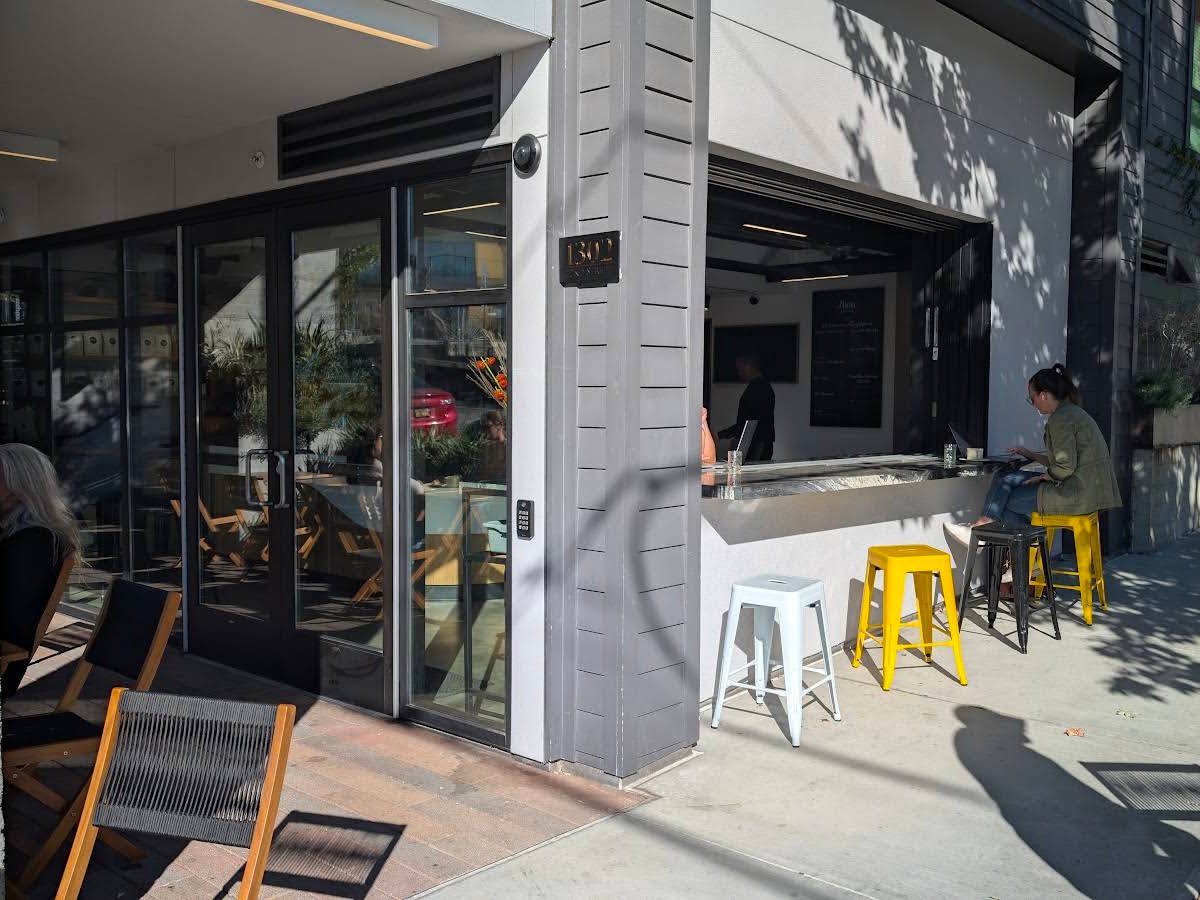 Ikon Coffee specialty coffee shop in San Francisco - photo 14