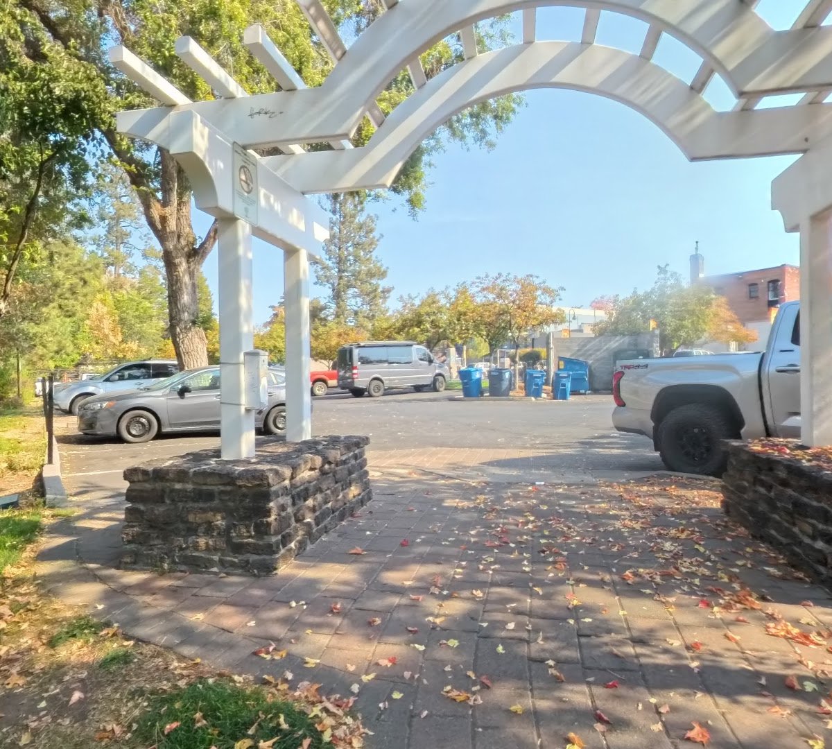 The Commons Cafe and Taproom specialty coffee shop in Bend - photo 4