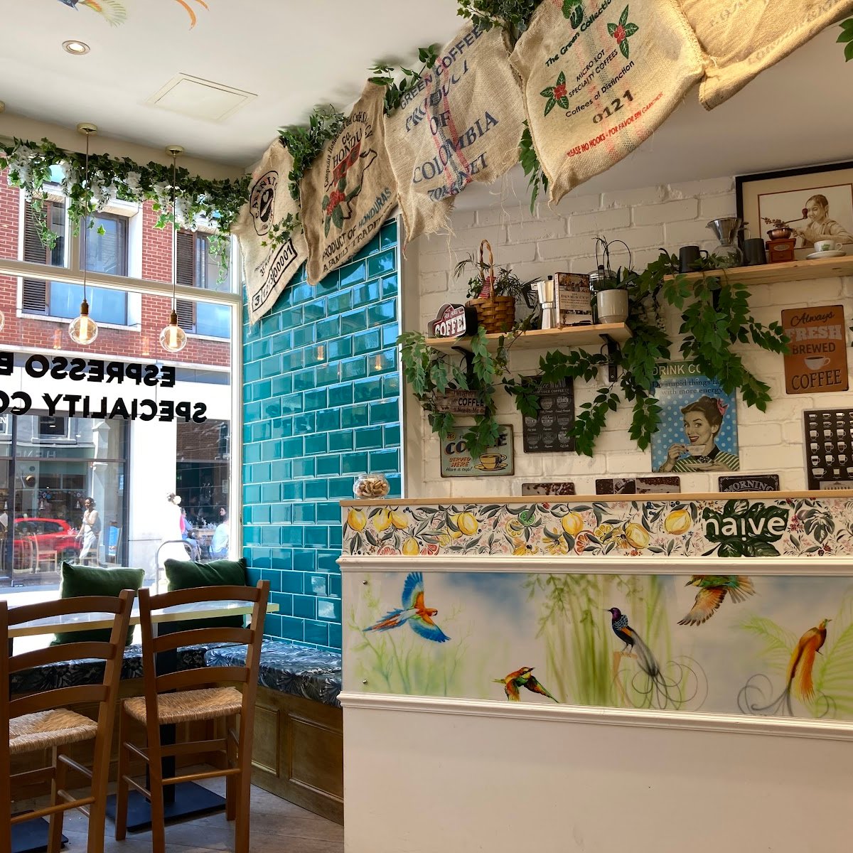 Naive specialty coffee shop in London - photo 14