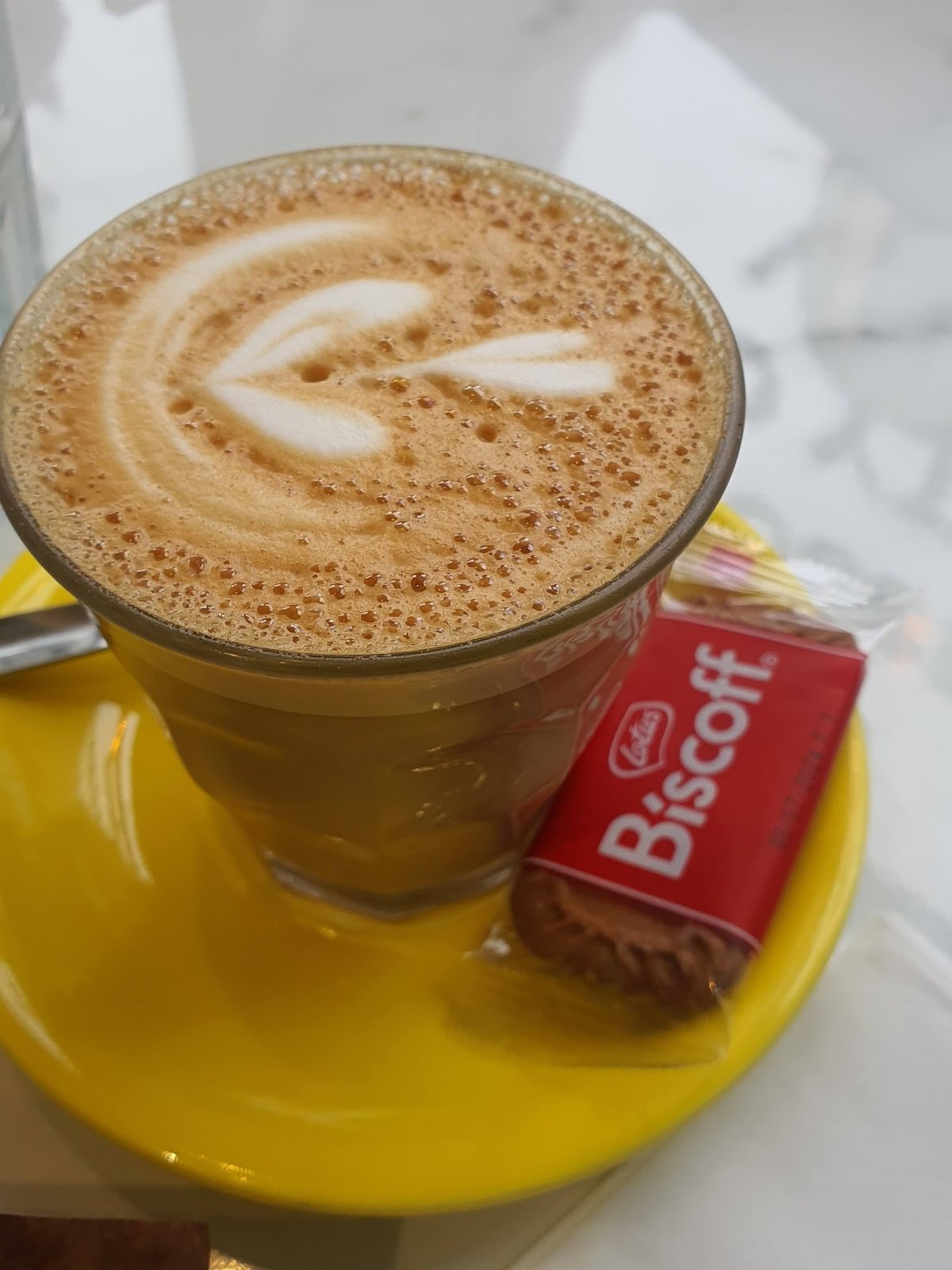 Naive specialty coffee shop in London - photo 7