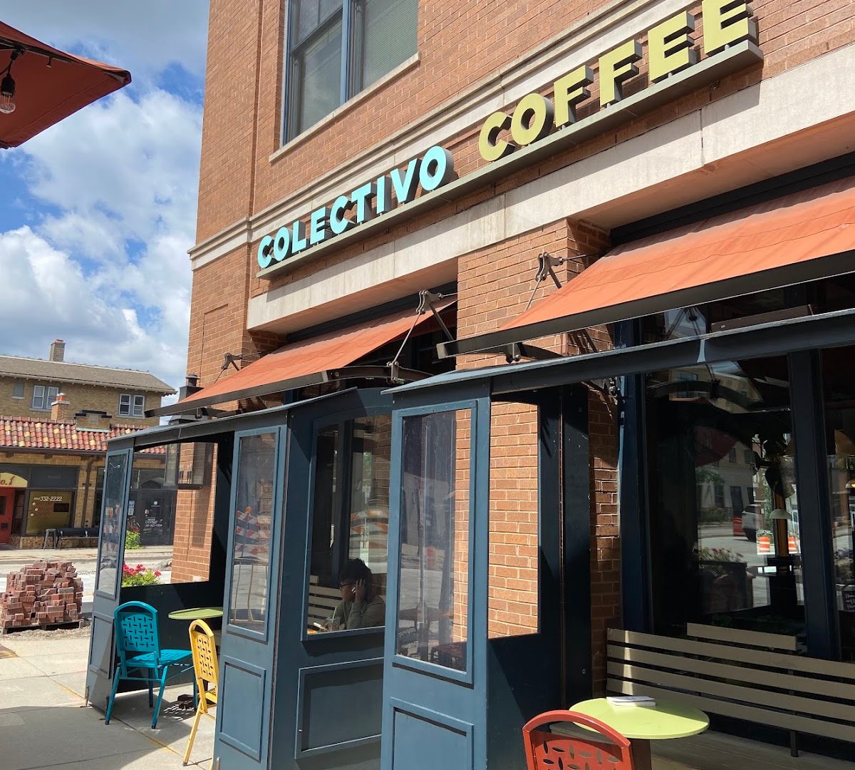 Storefront of Colectivo Coffee Shorewood, specialty coffee shop in Milwaukee