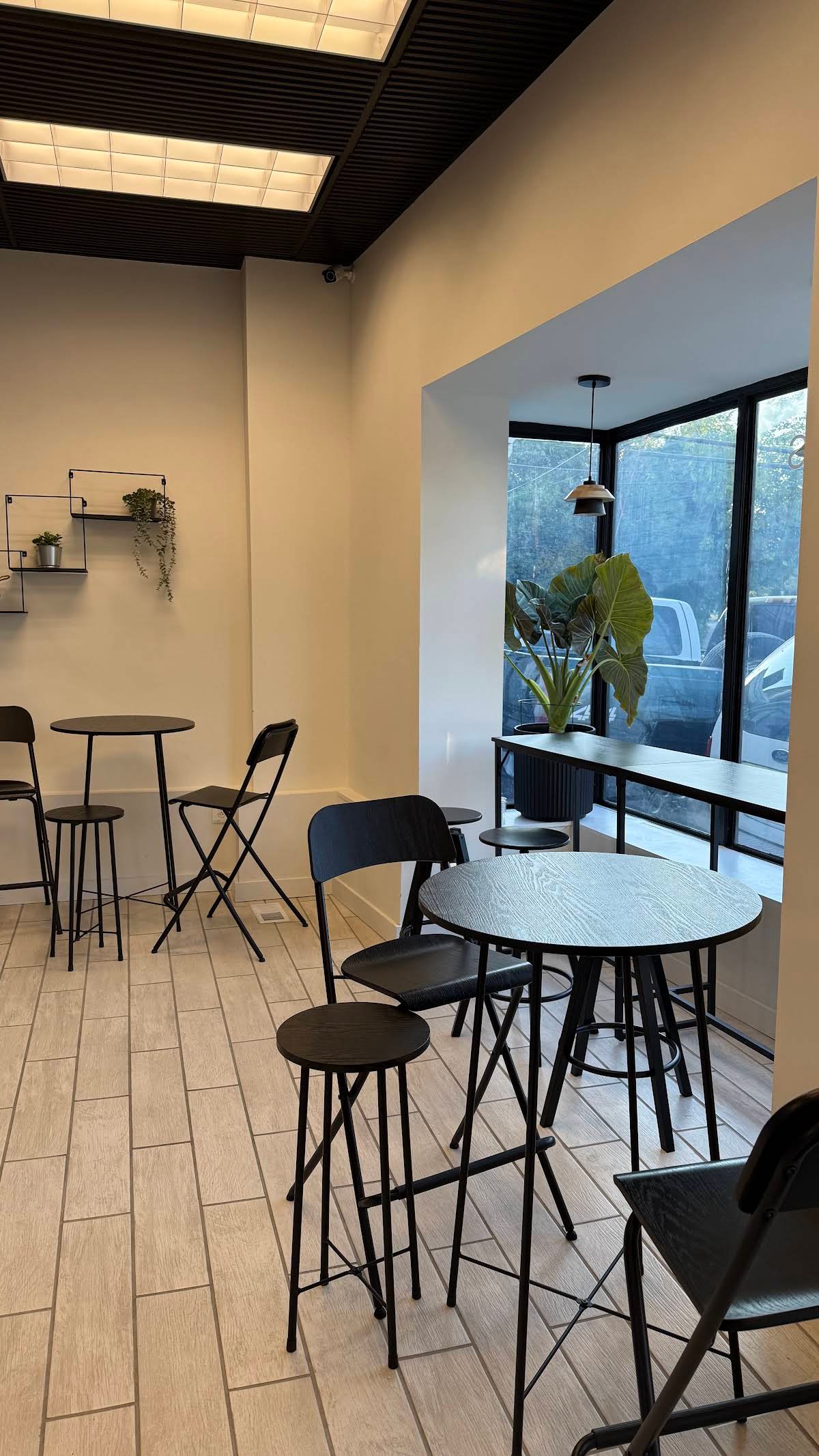 GIGIS COFFEE ROASTERS specialty coffee shop in Washington, D.C. - photo 11