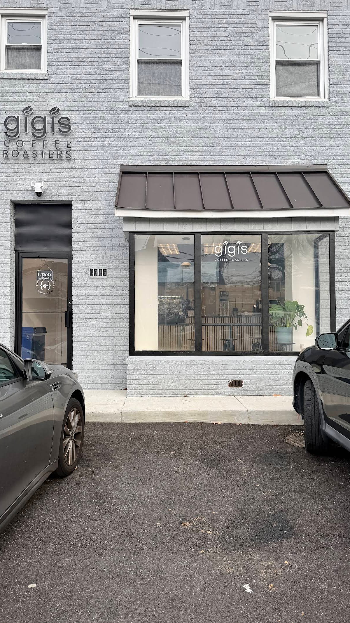 GIGIS COFFEE ROASTERS specialty coffee shop in Washington, D.C. - photo 14