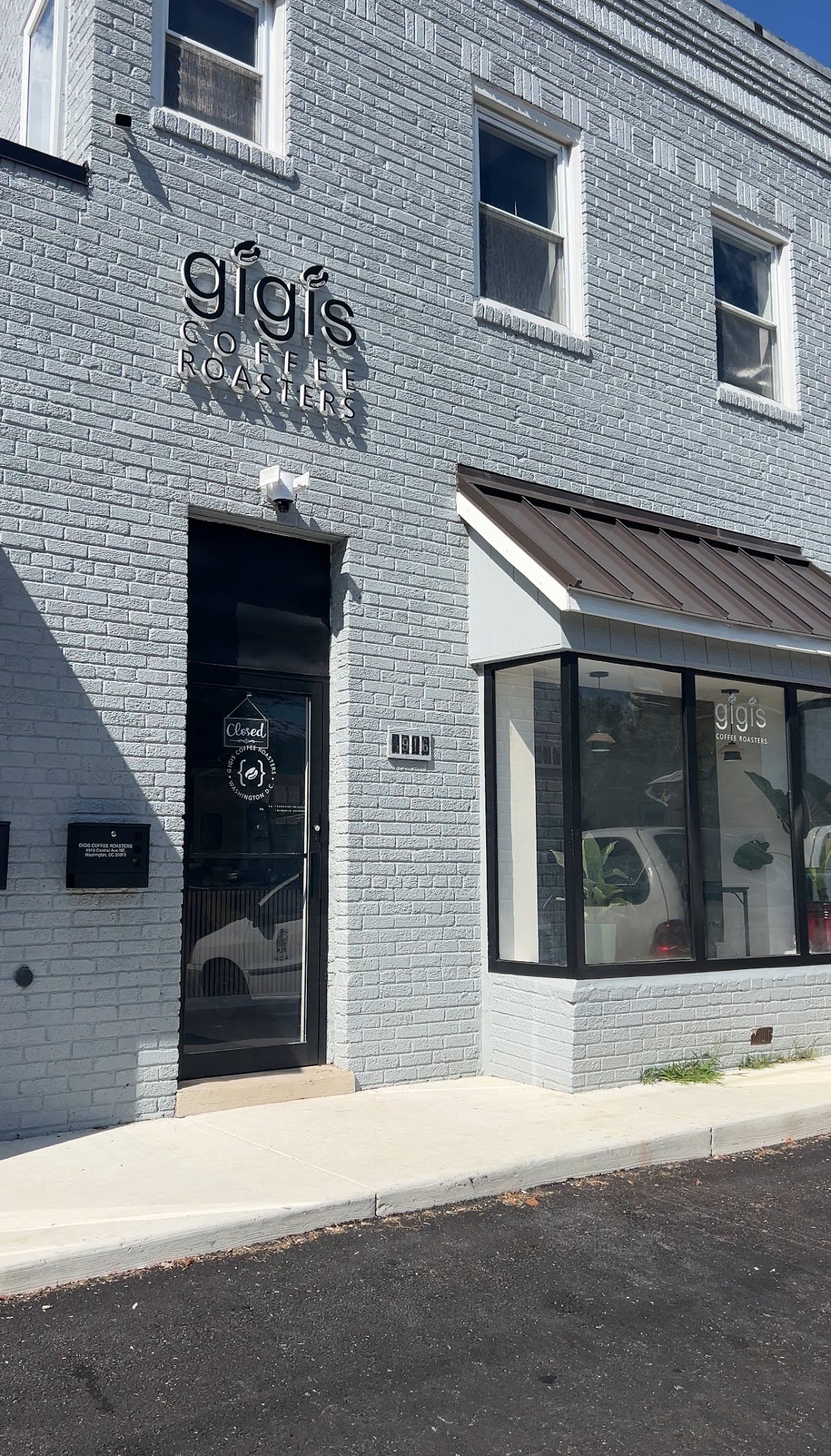 GIGIS COFFEE ROASTERS specialty coffee shop in Washington, D.C. - photo 2