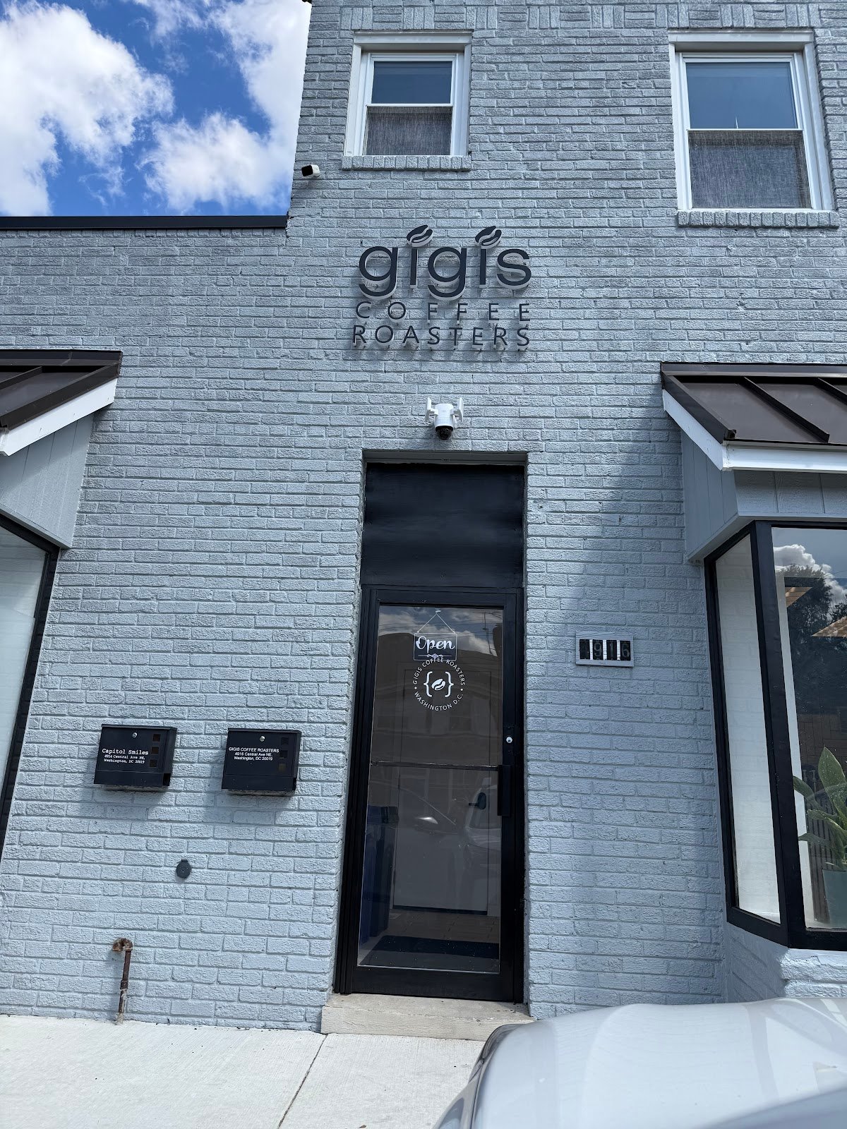 GIGIS COFFEE ROASTERS specialty coffee shop in Washington, D.C. - photo 5