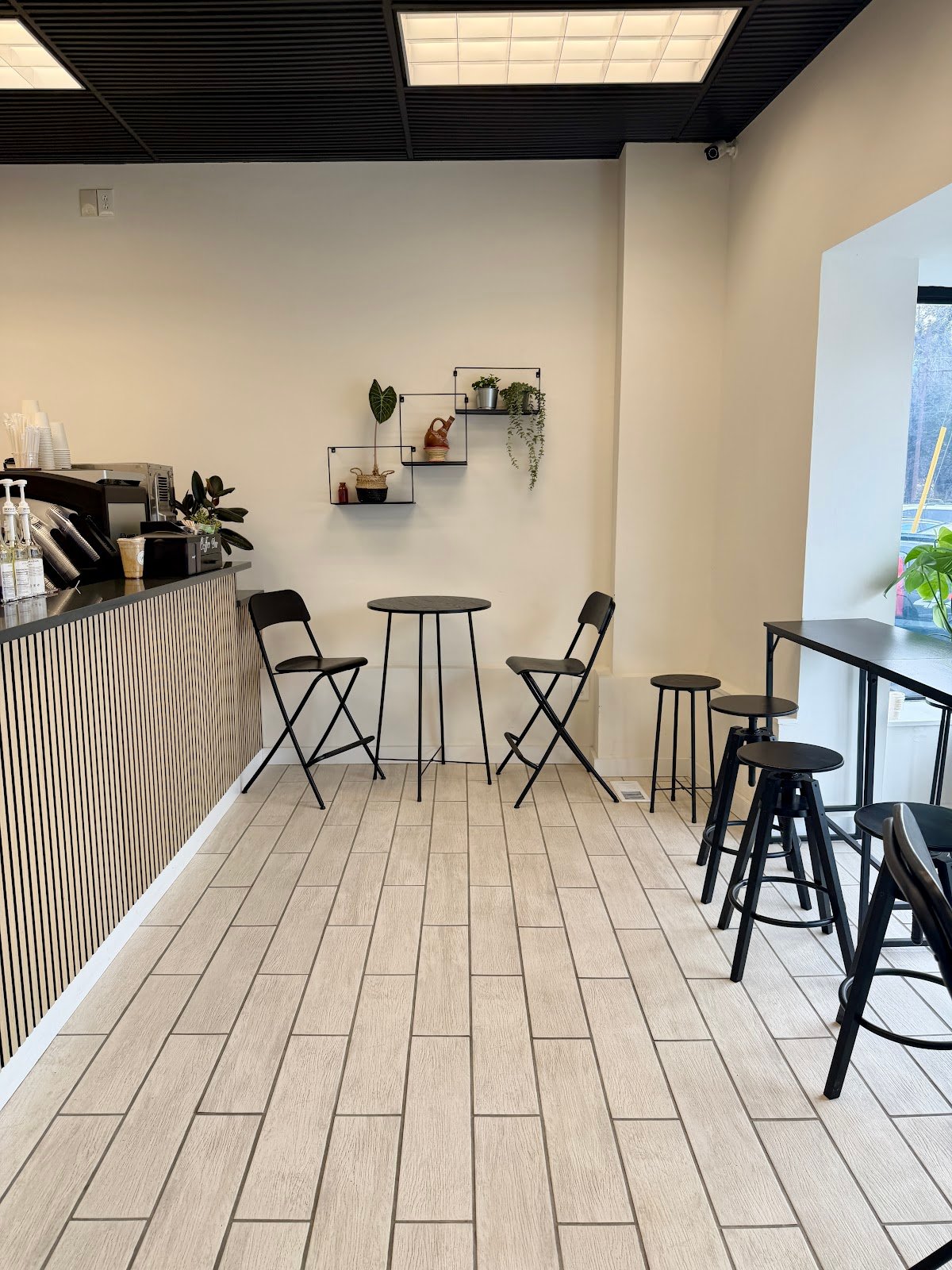 GIGIS COFFEE ROASTERS specialty coffee shop in Washington, D.C. - photo 7