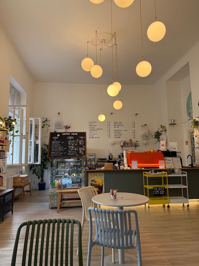 Interior of The Good Coffee Society Lab, specialty coffee shop in Vienna