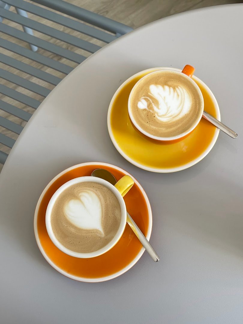 Coffee at The Good Coffee Society Lab, specialty coffee shop in Vienna