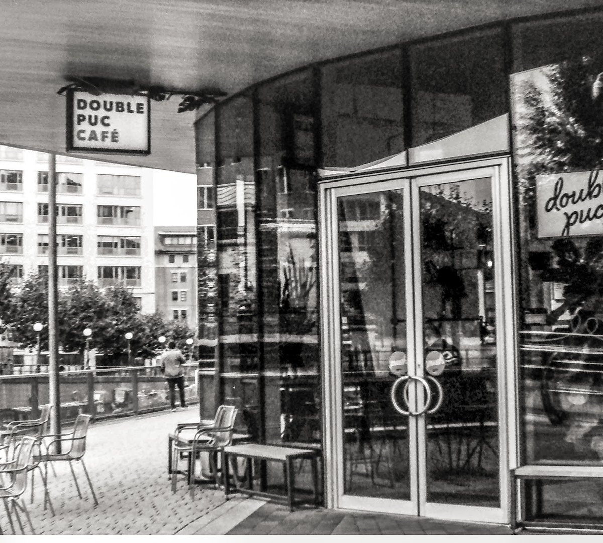 Double Puc Cafe & Catering specialty coffee shop in Bristol - photo 5