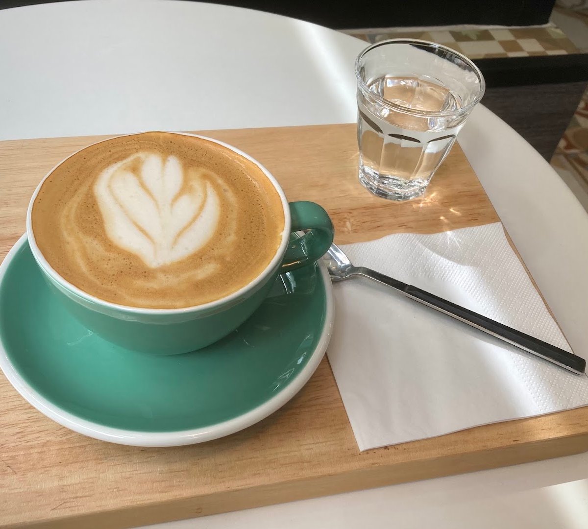 CAFÉ GUAYACÁN specialty coffee shop in Madrid - photo 4